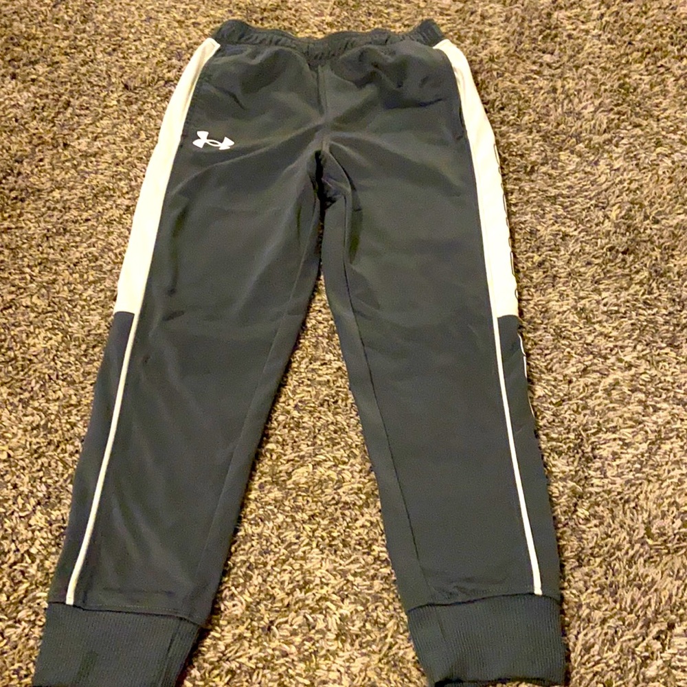 Under Armour Pants boys size 6 gray white